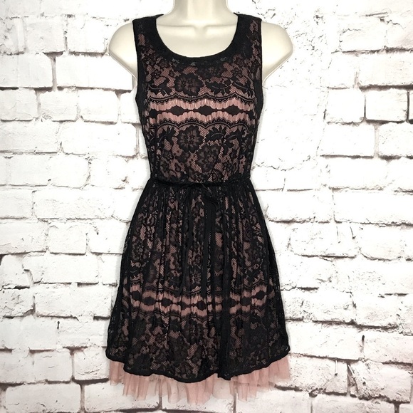BeBop Dresses & Skirts - BeBop black lace overlay over salmon pink tulle dress Sleeveless Size Small
